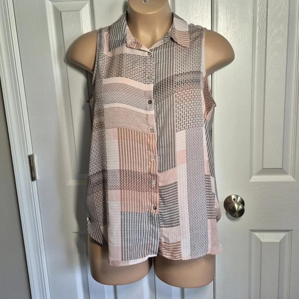 Rose +‎ Olive Sleeveless Light Pink Black Pattern Flowy Button Down Top Plus 1X